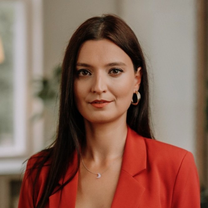 This is a picture of Cristina Murgoci.